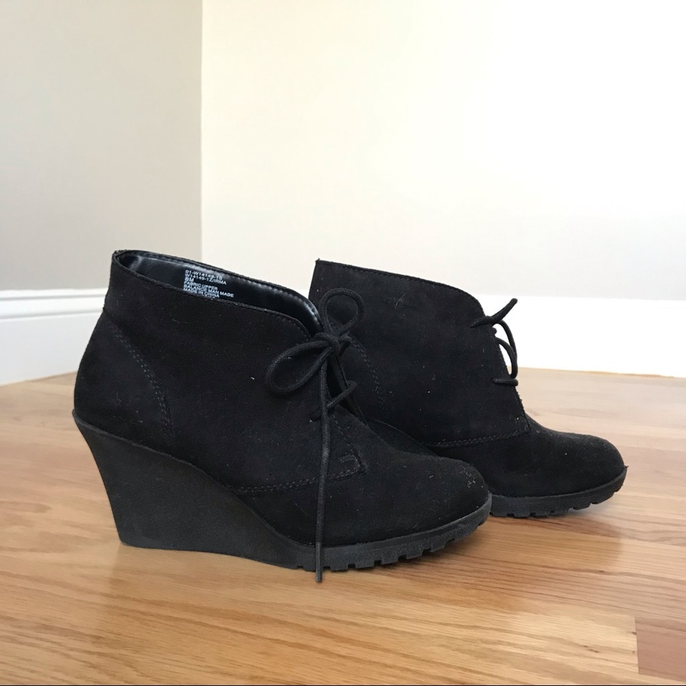 Black White Mountain Booties
